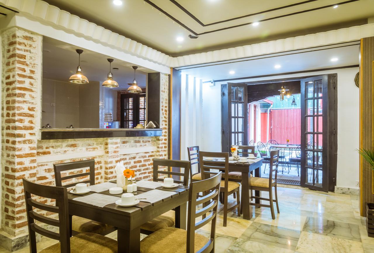 Harati Manor Inn Katmandu Zewnętrze zdjęcie